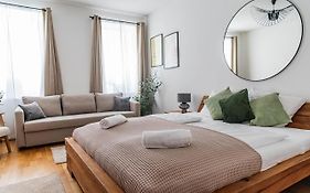 Garden Apartment Near Haydnpark